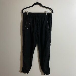 Fate Black Joggers with Elastic Cuffs and Zipper Accents